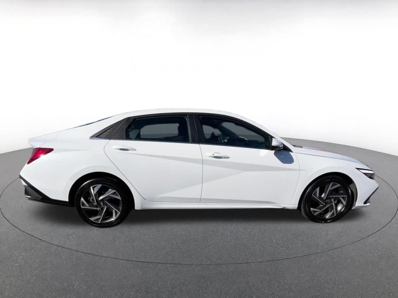 Thumbnail: 2025 Hyundai Elantra - 15