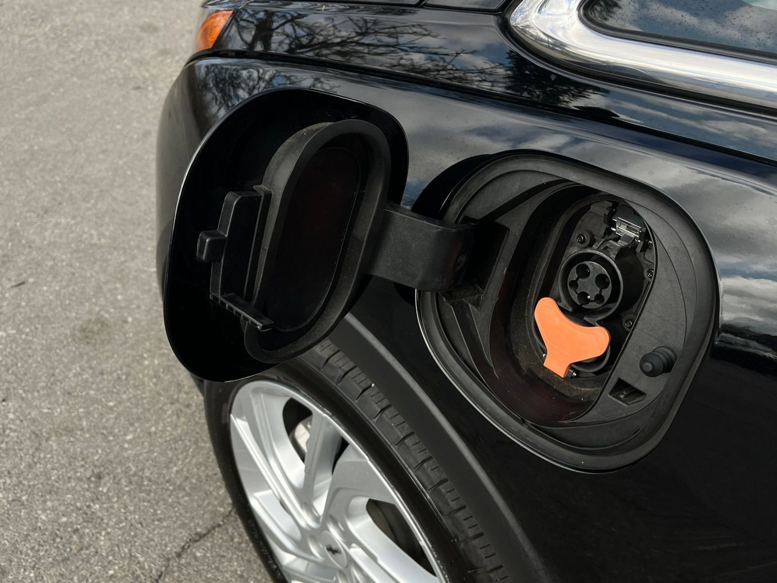 Thumbnail: 2023 Chevrolet Bolt EV - 19