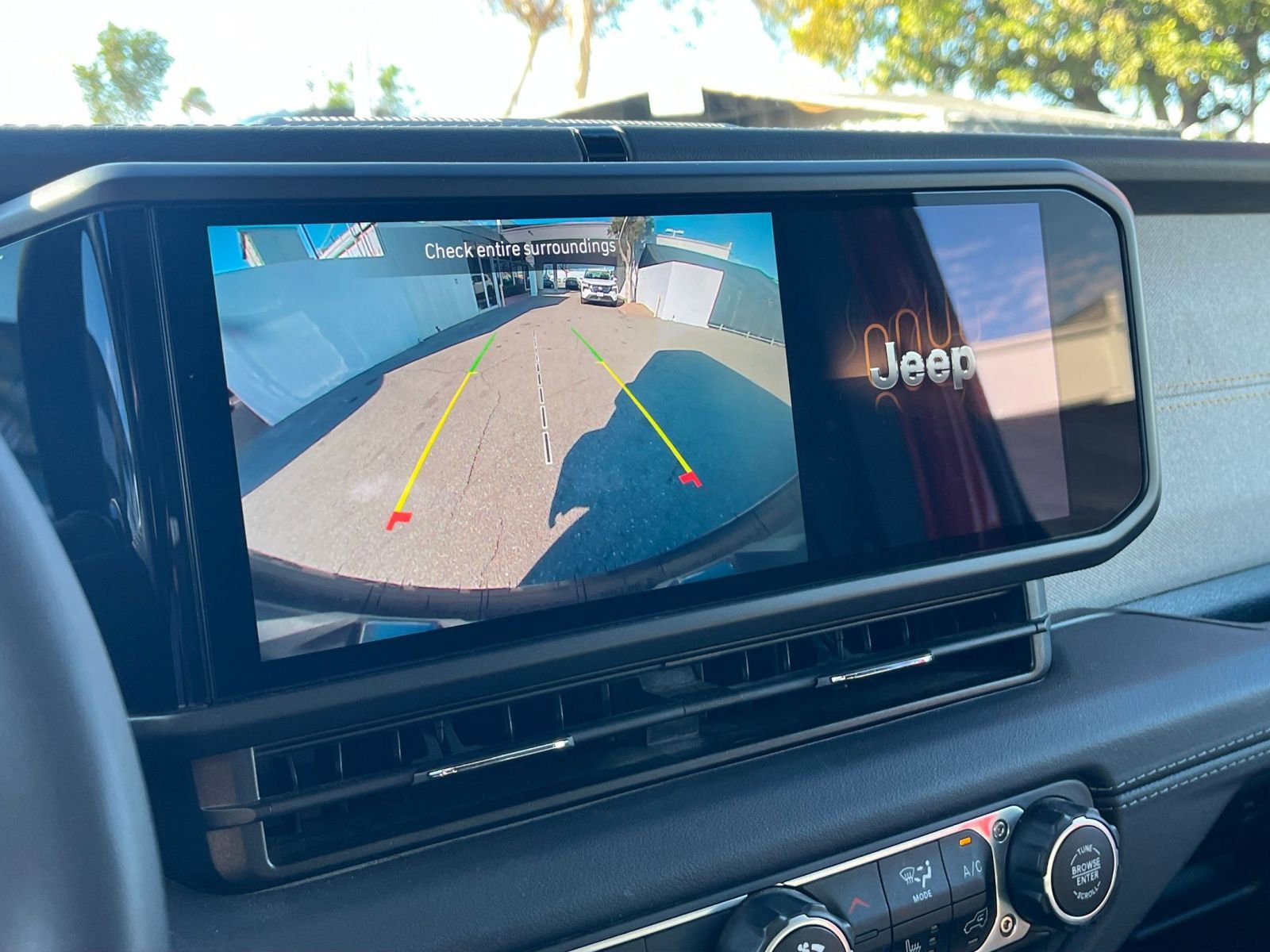 Thumbnail: 2025 Jeep Wrangler - 17