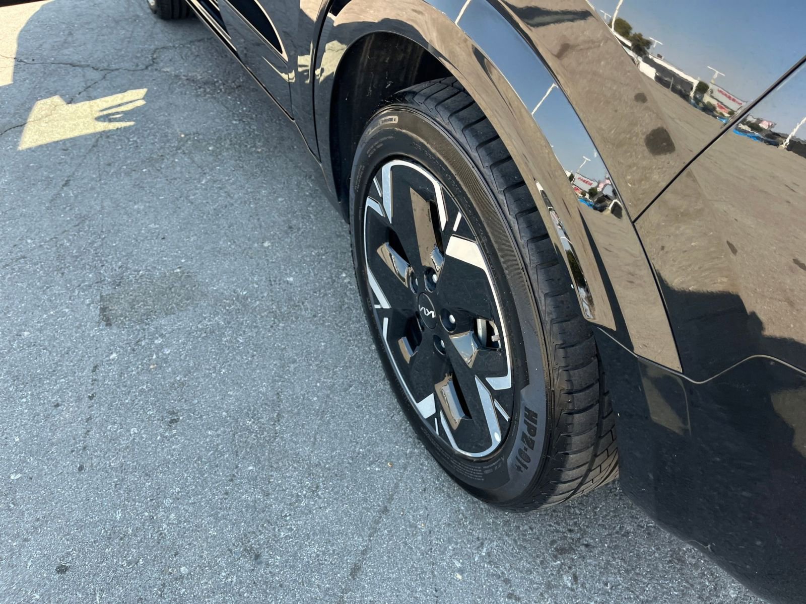 Thumbnail: 2023 Kia Niro - 29