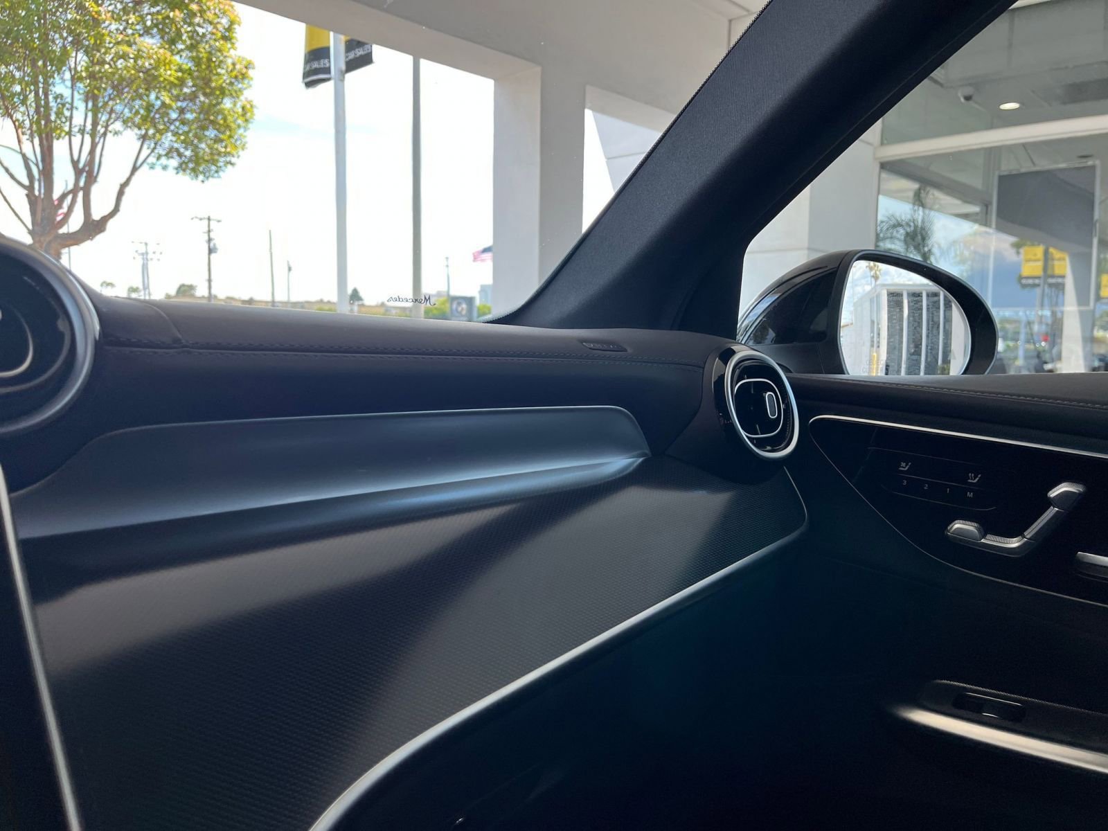 Thumbnail: 2024 Mercedes-Benz GLC - 35