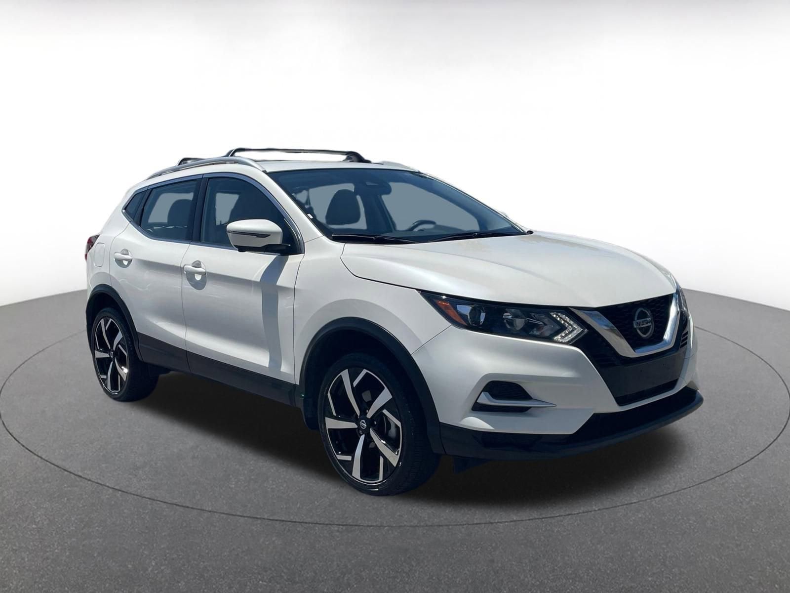 Thumbnail: 2022 Nissan Rogue Sport - 1