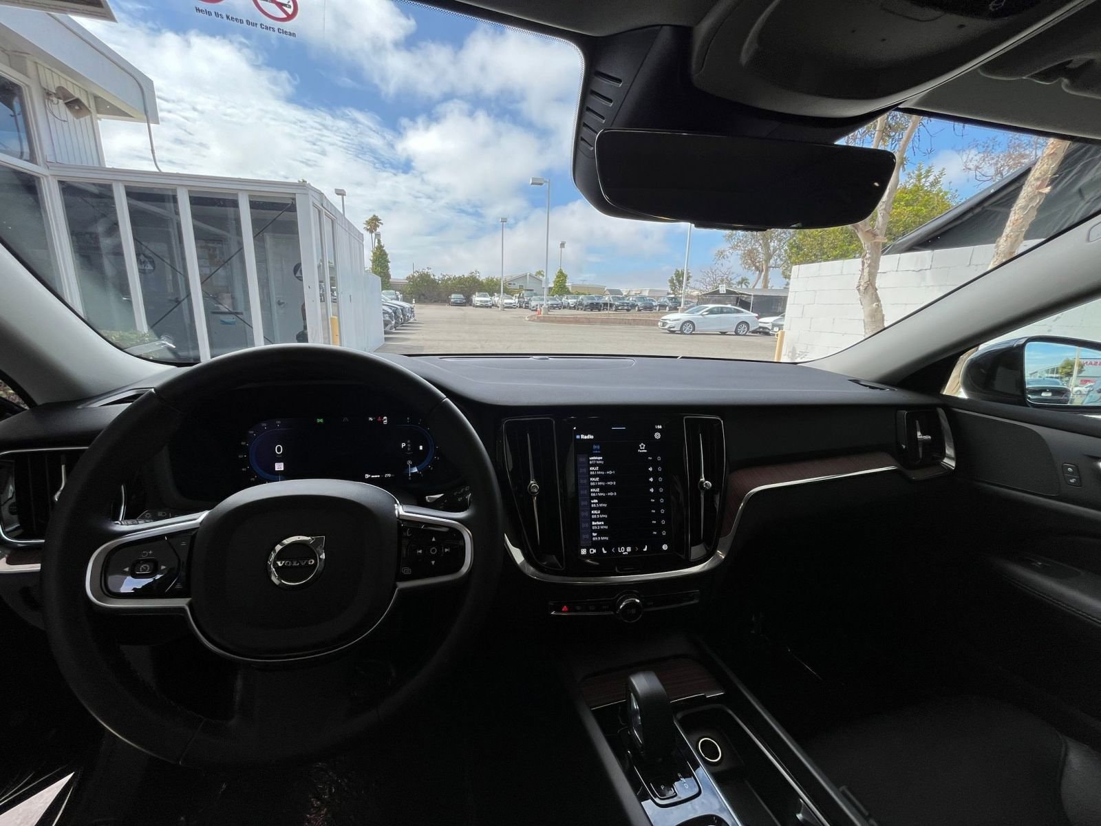 Thumbnail: 2025 Volvo S60 - 33