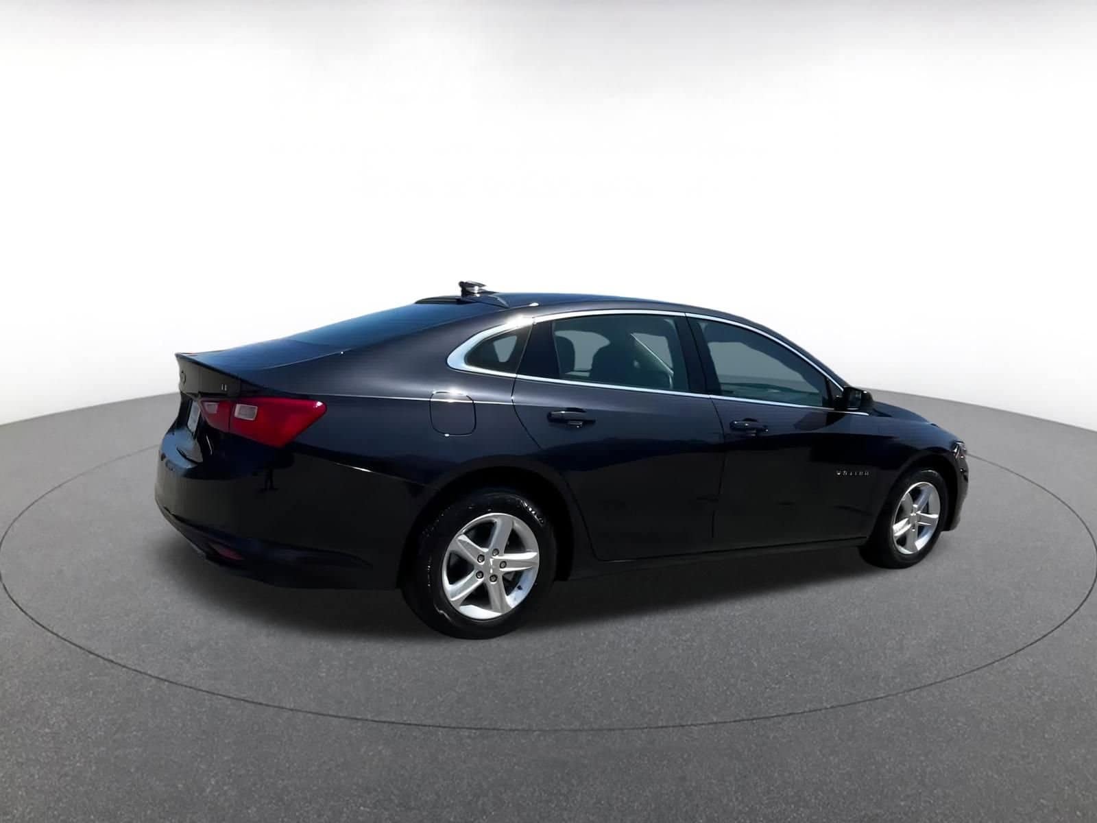 Thumbnail: 2023 Chevrolet Malibu - 11