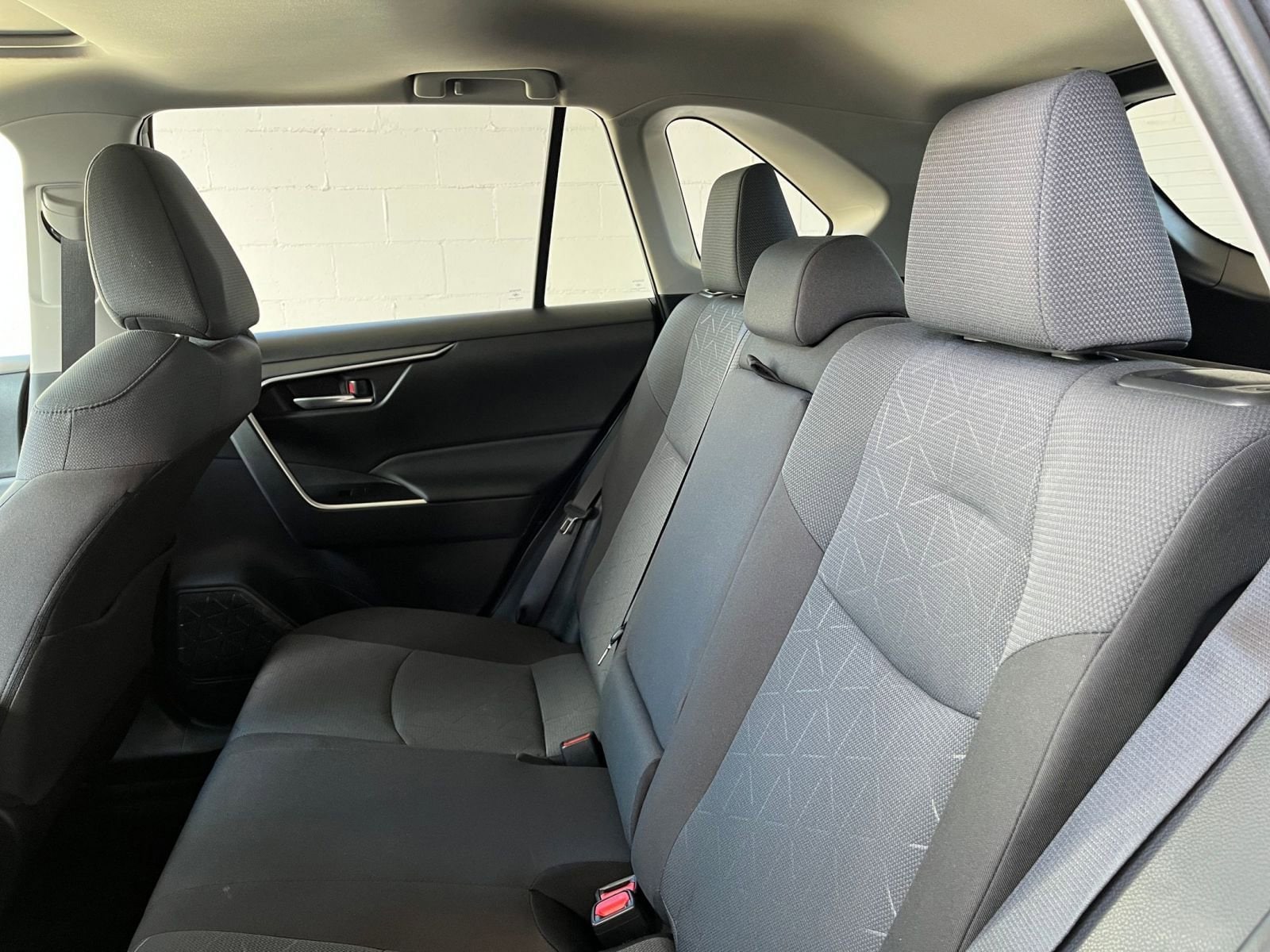 Thumbnail: 2025 Toyota RAV4 - 25