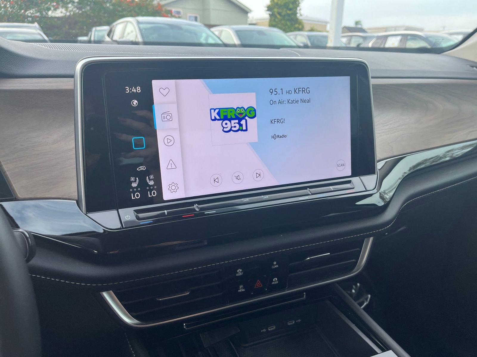 Thumbnail: 2025 Volkswagen Atlas - 18