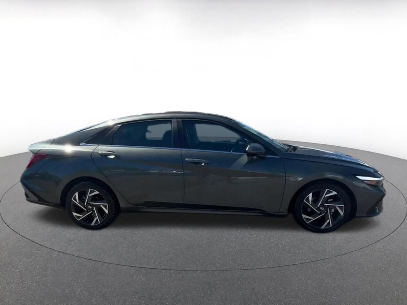 Thumbnail: 2025 Hyundai Elantra - 16