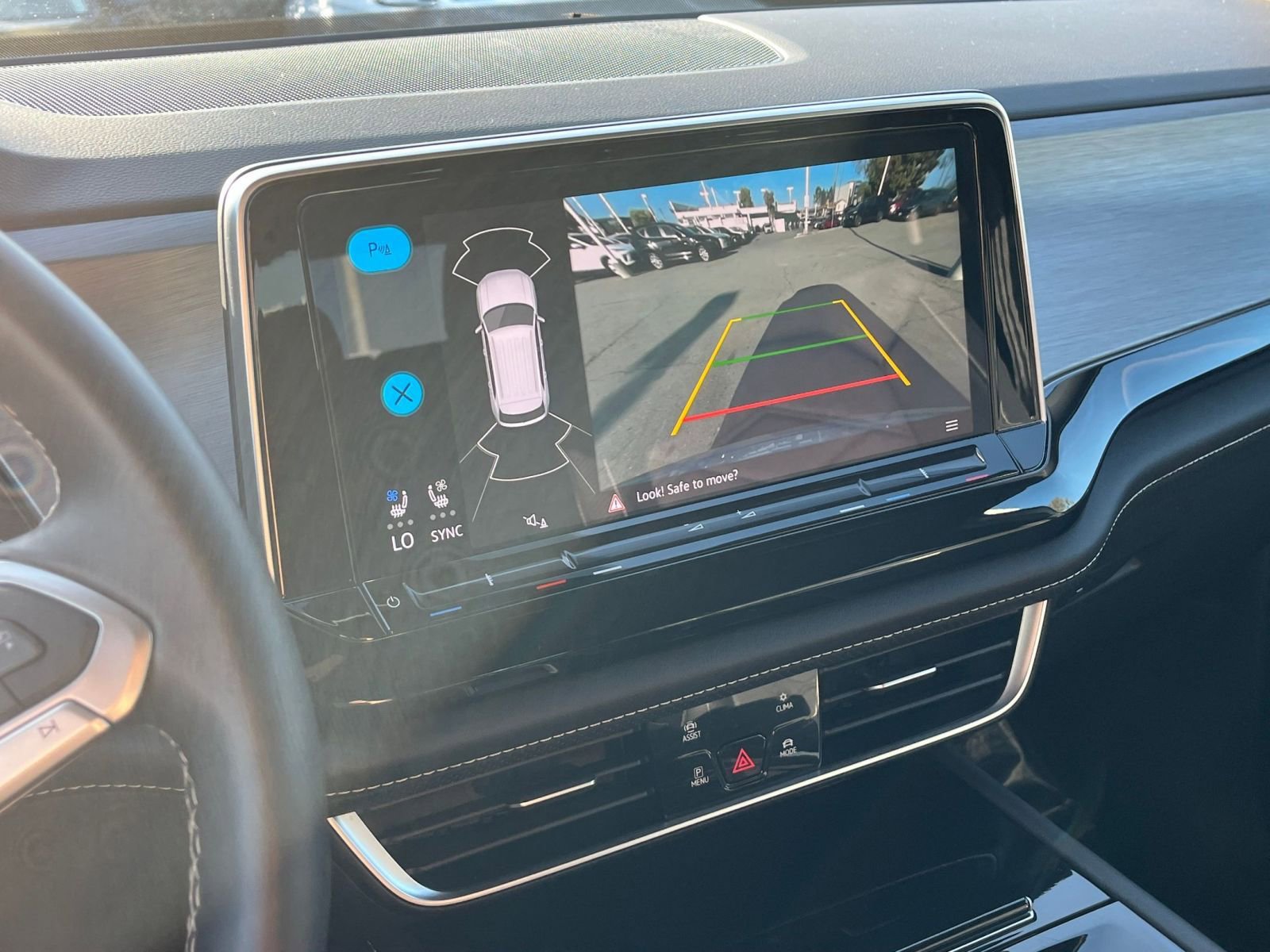 Thumbnail: 2025 Volkswagen Atlas - 17