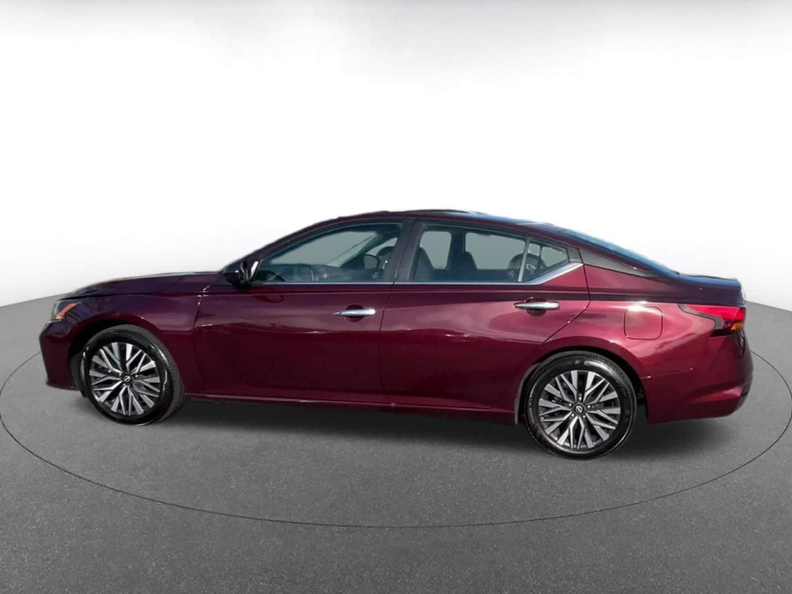 Thumbnail: 2024 Nissan Altima - 8