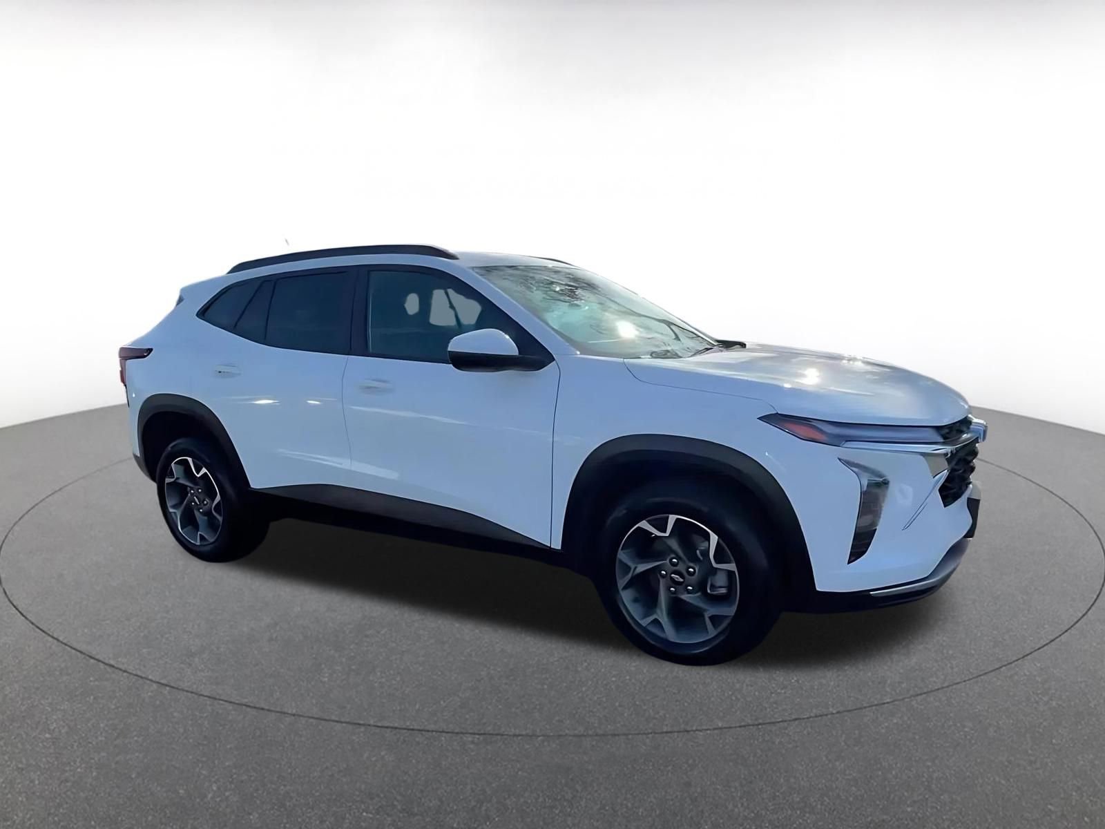 Thumbnail: 2025 Chevrolet Trax - 2