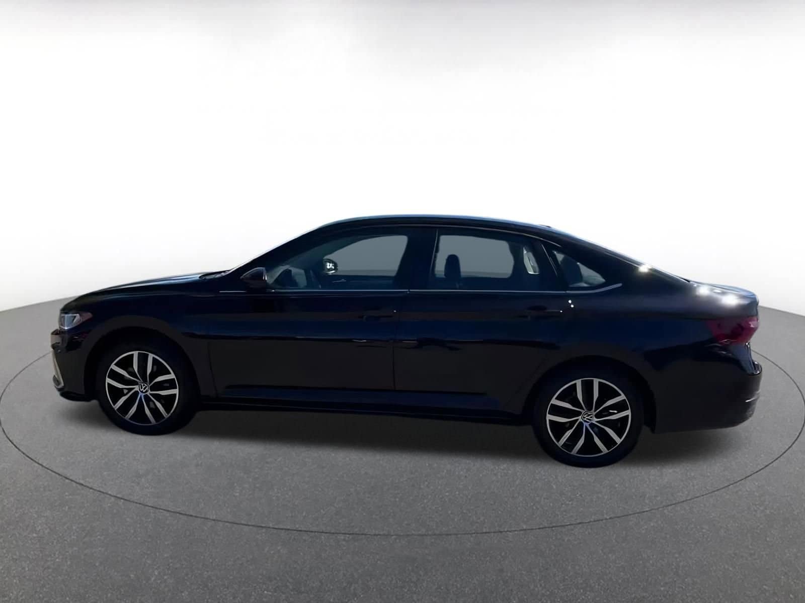 Thumbnail: 2025 Volkswagen Jetta - 9