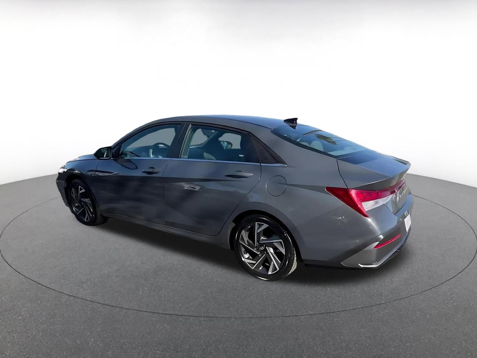 Thumbnail: 2025 Hyundai Elantra - 10