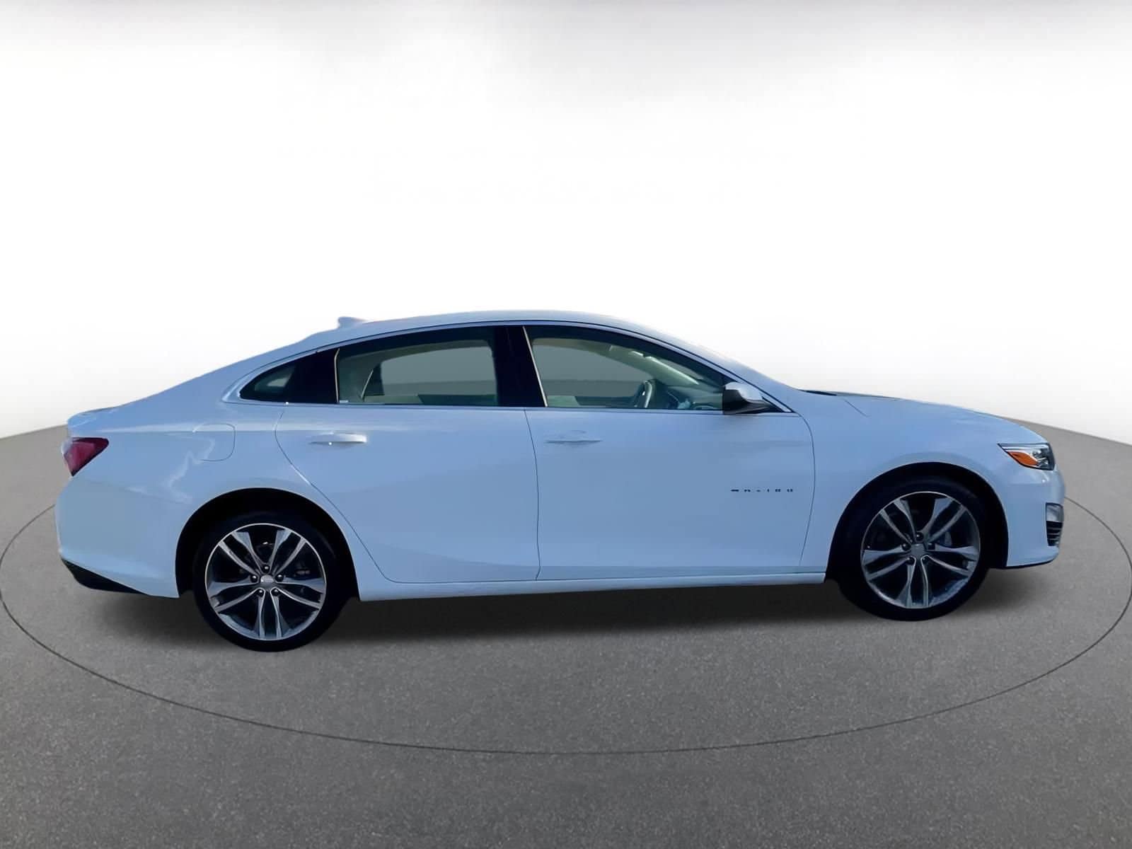 Thumbnail: 2024 Chevrolet Malibu - 16