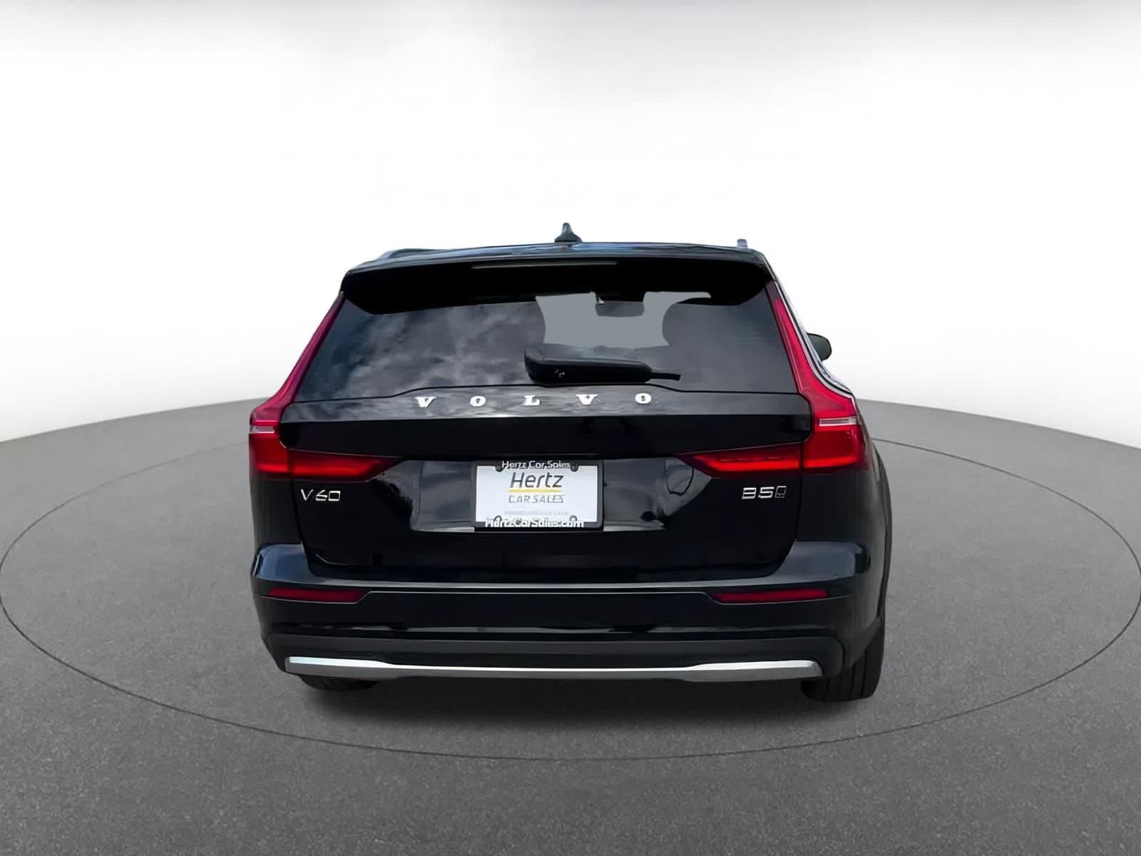 Thumbnail: 2025 Volvo S60 - 12