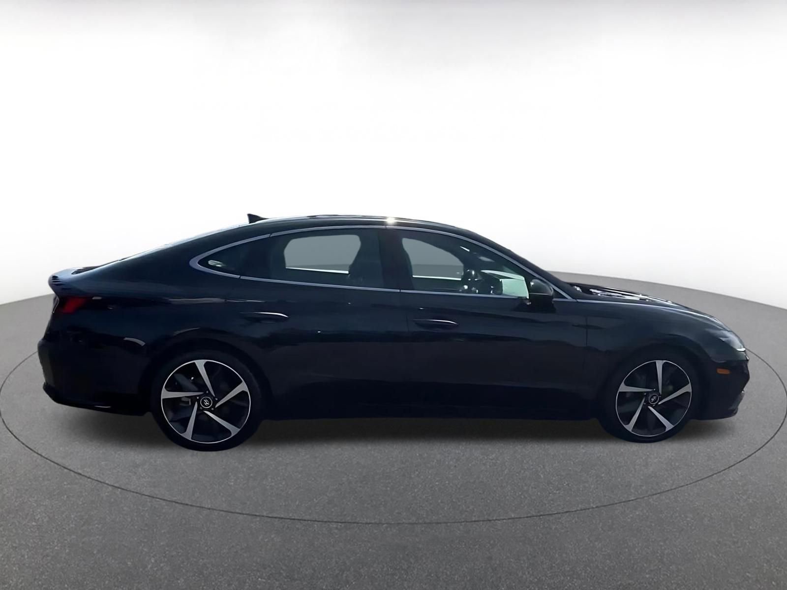 Thumbnail: 2023 Hyundai Sonata - 16