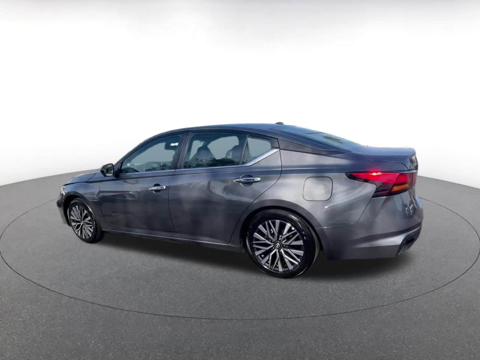Thumbnail: 2025 Nissan Altima - 10