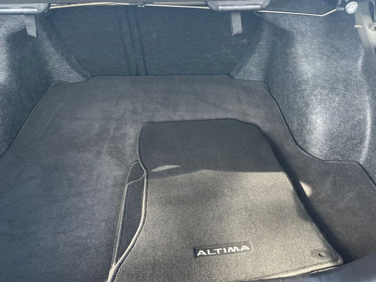 Thumbnail: 2025 Nissan Altima - 32