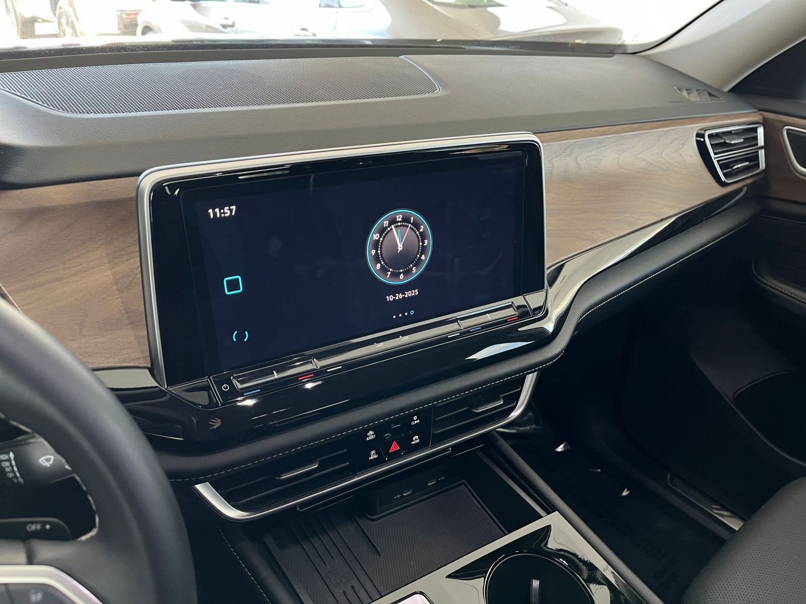 Thumbnail: 2025 Volkswagen Atlas - 18