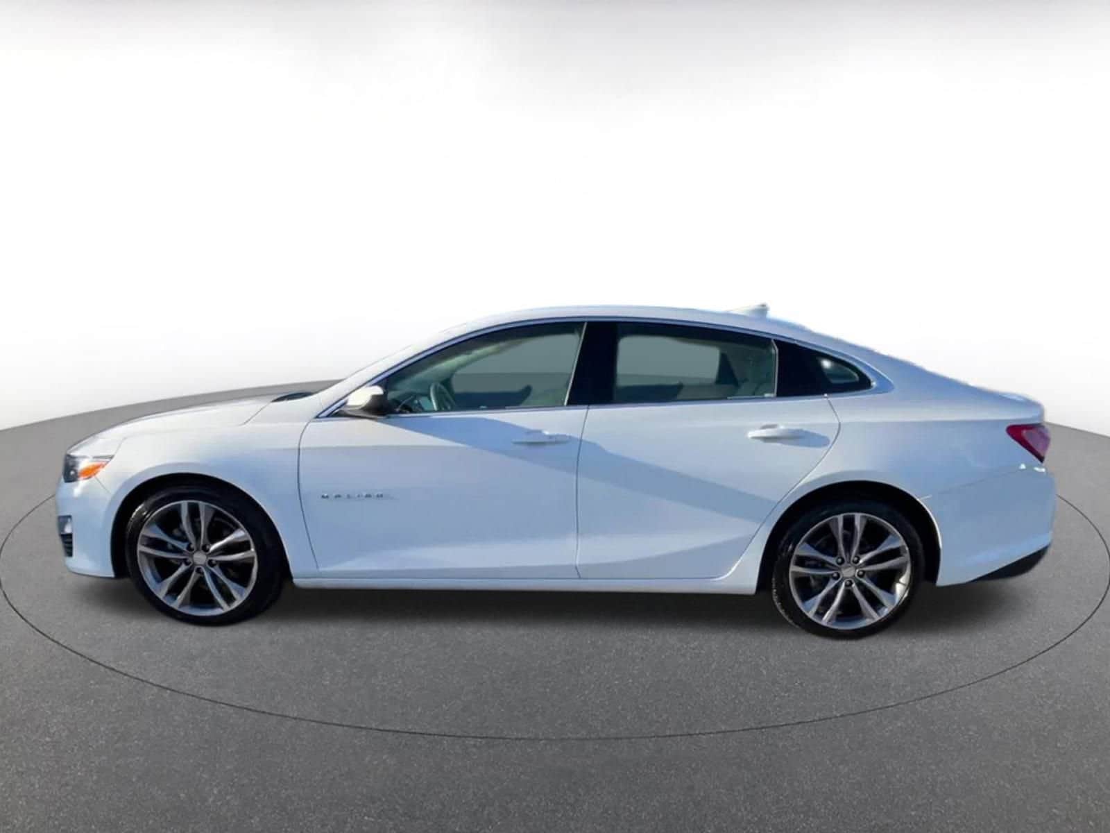 Thumbnail: 2024 Chevrolet Malibu - 10