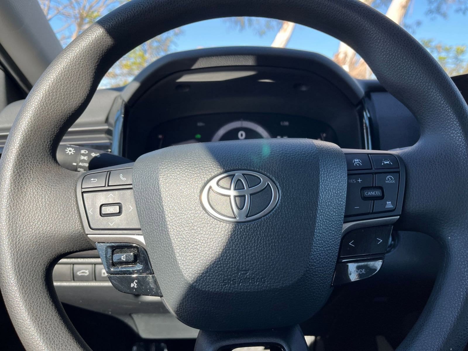 Thumbnail: 2025 Toyota Camry - 28