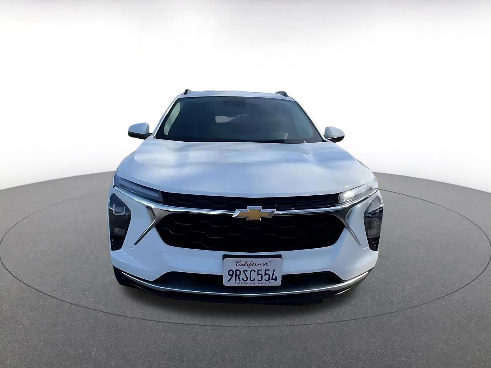 Thumbnail: 2025 Chevrolet Trax - 4