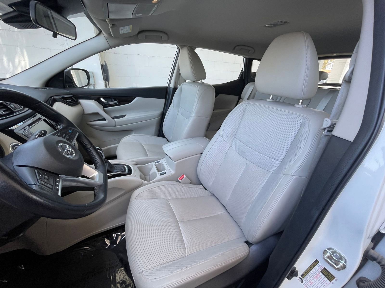 Thumbnail: 2022 Nissan Rogue Sport - 28