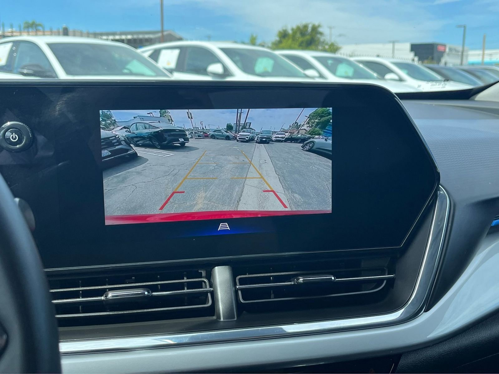 Thumbnail: 2025 Chevrolet Trax - 24