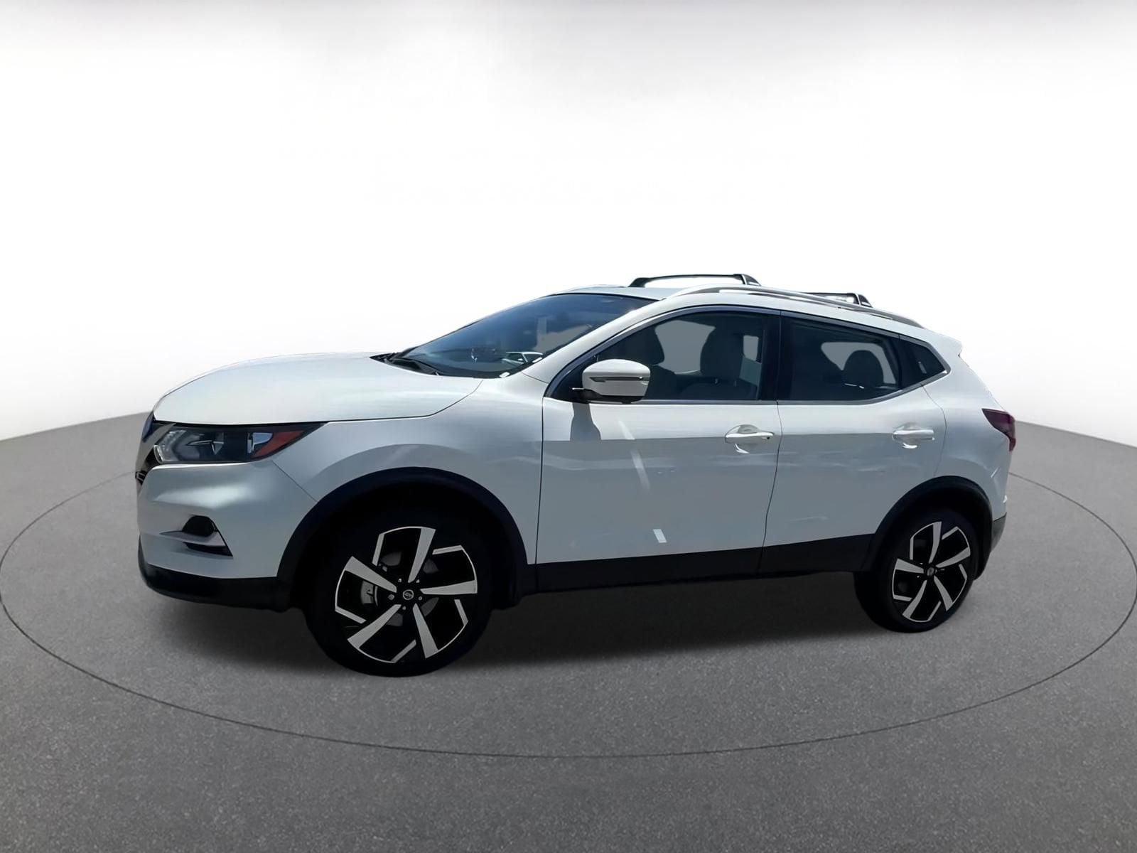 Thumbnail: 2022 Nissan Rogue Sport - 6