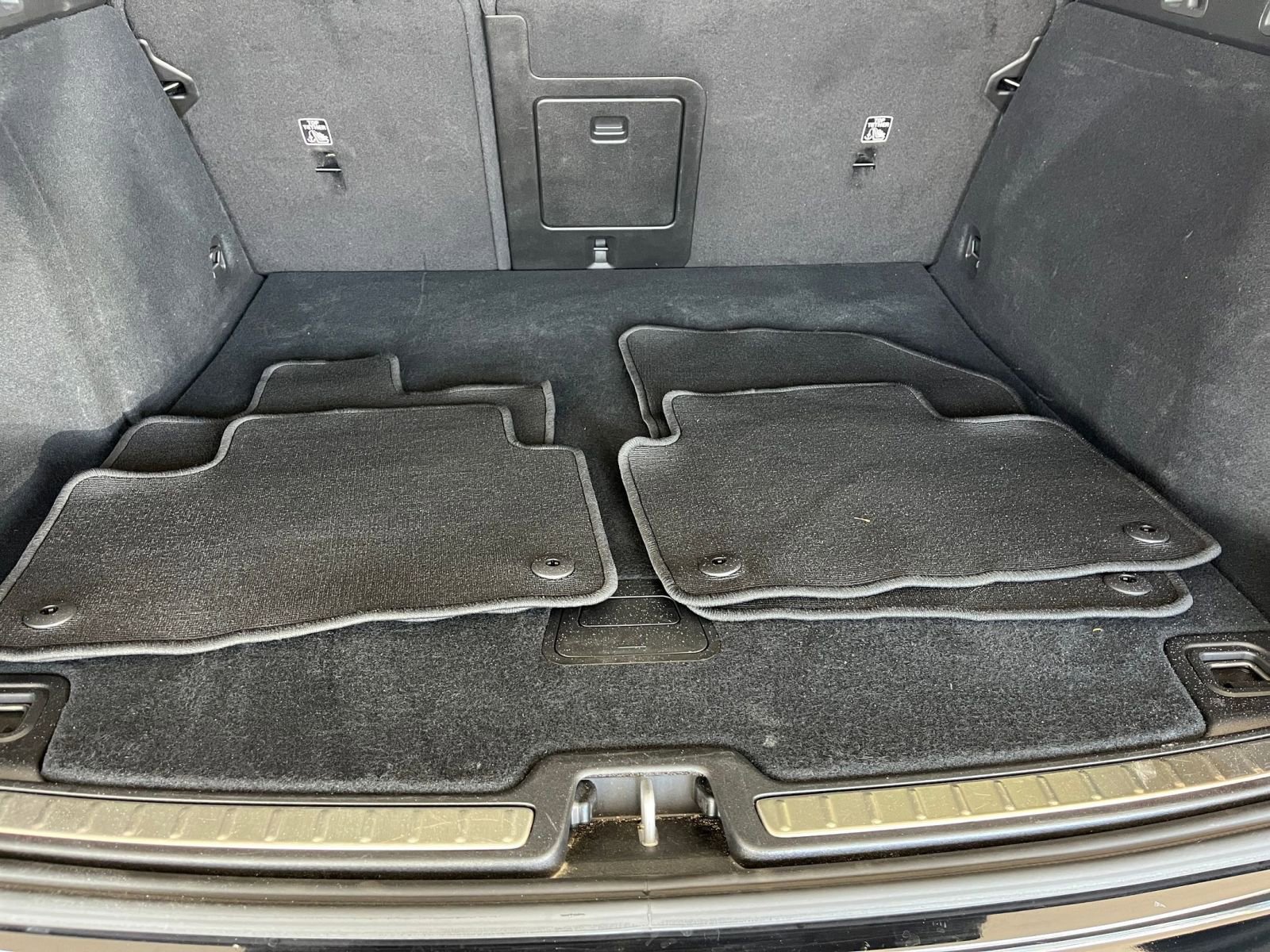 Thumbnail: 2025 Volvo S60 - 31