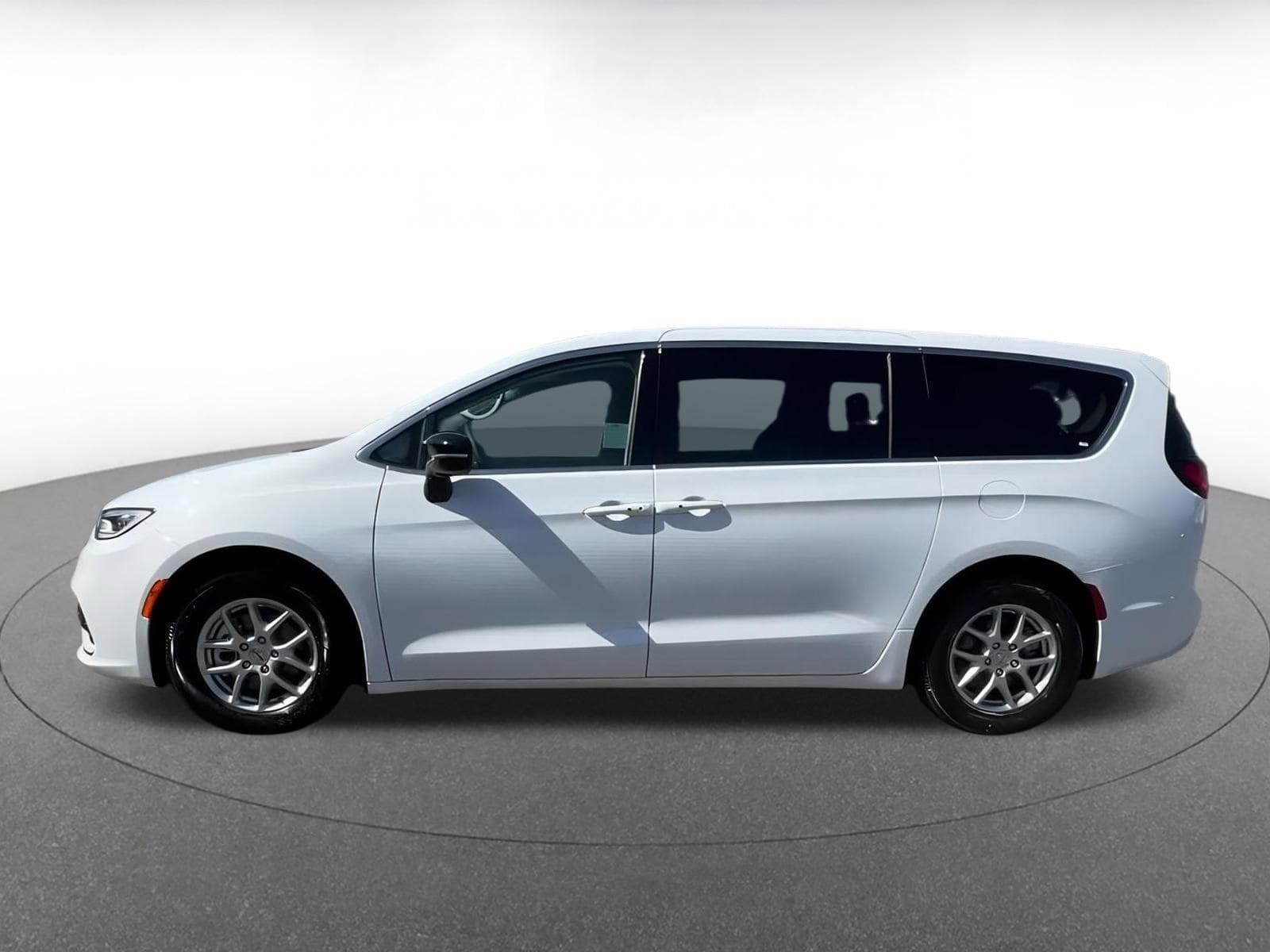 2024 Chrysler Pacifica Touring L 6