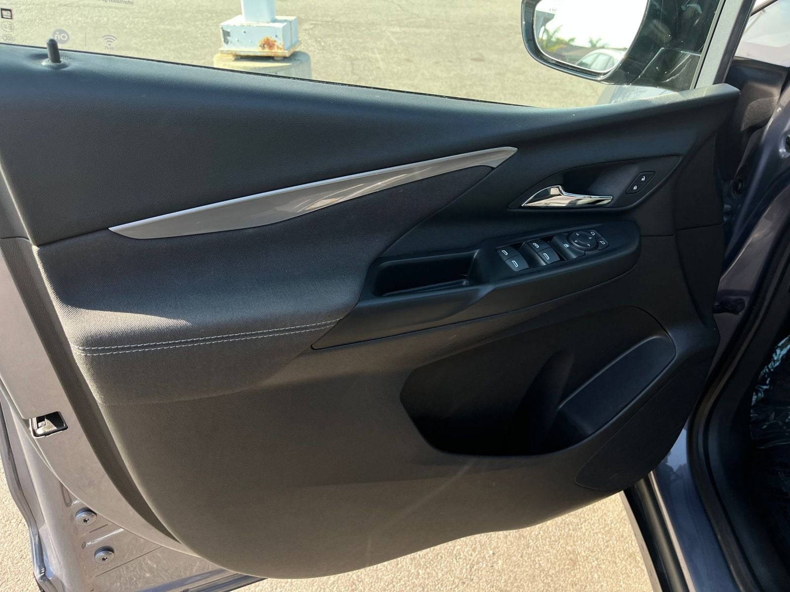 Thumbnail: 2023 Chevrolet Bolt EV - 20