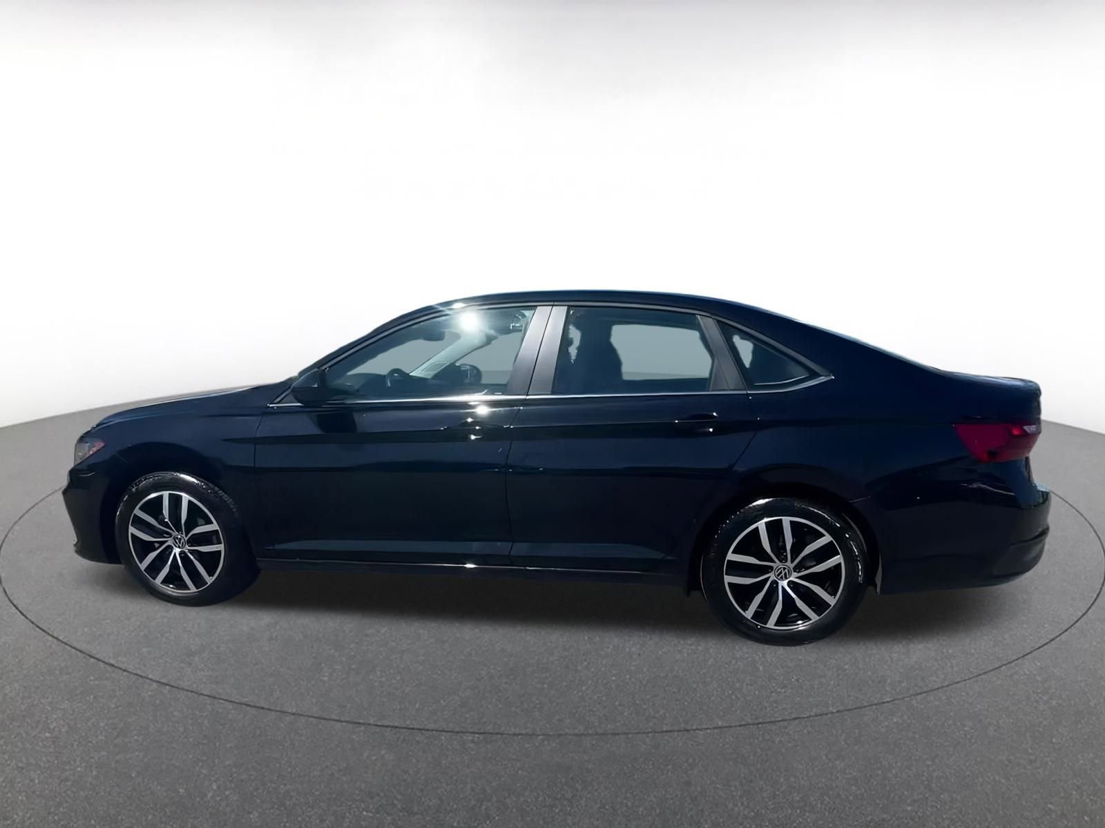 Thumbnail: 2025 Volkswagen Jetta - 9