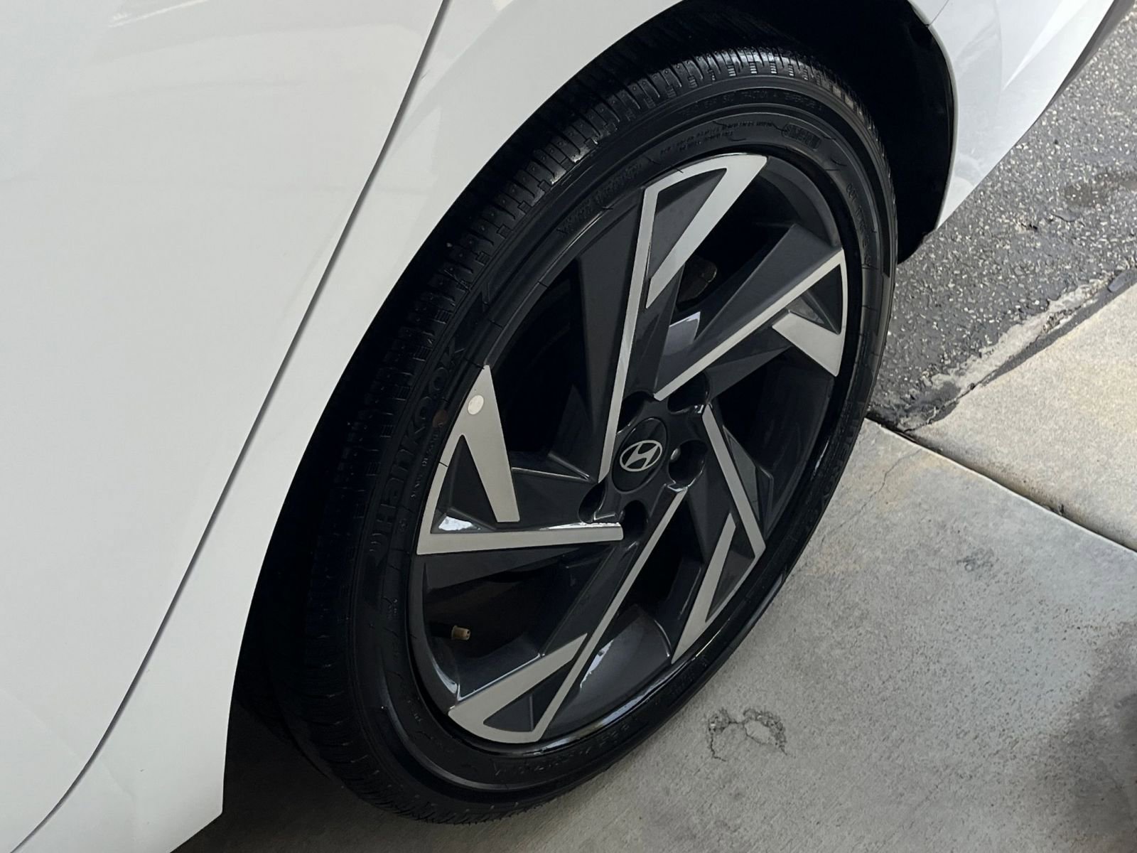 Thumbnail: 2025 Hyundai Elantra - 30