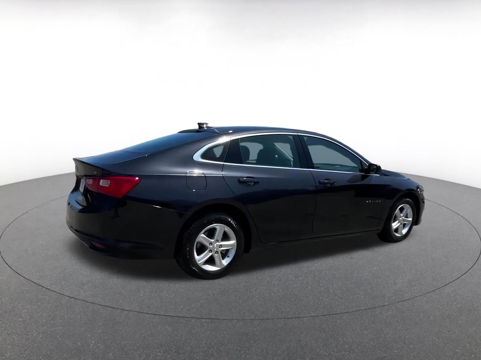 Thumbnail: 2023 Chevrolet Malibu - 14