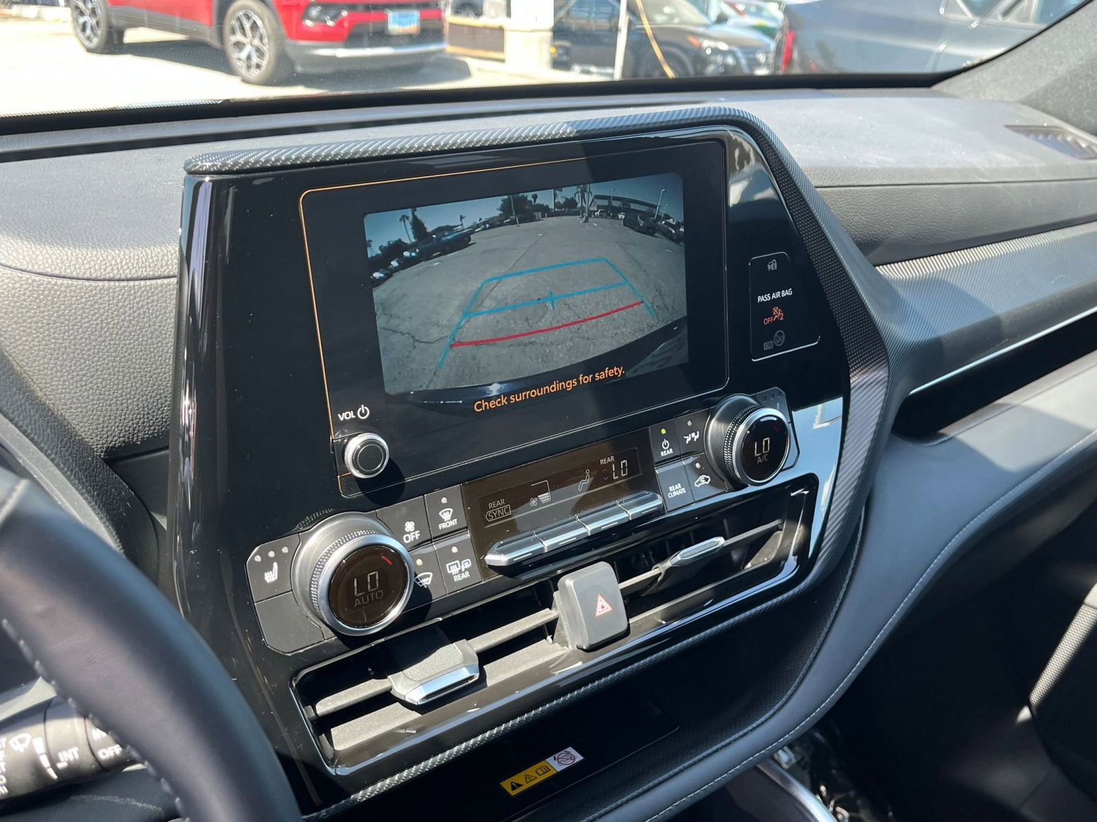 Thumbnail: 2025 Toyota Highlander - 25