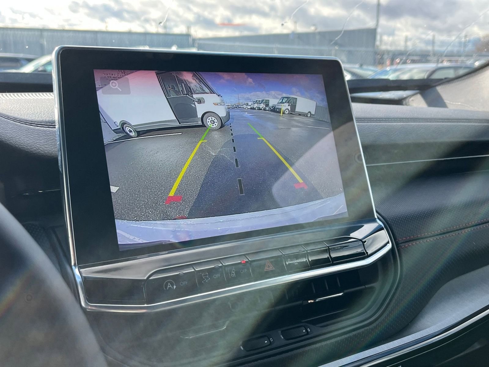 Thumbnail: 2025 Jeep Compass - 17