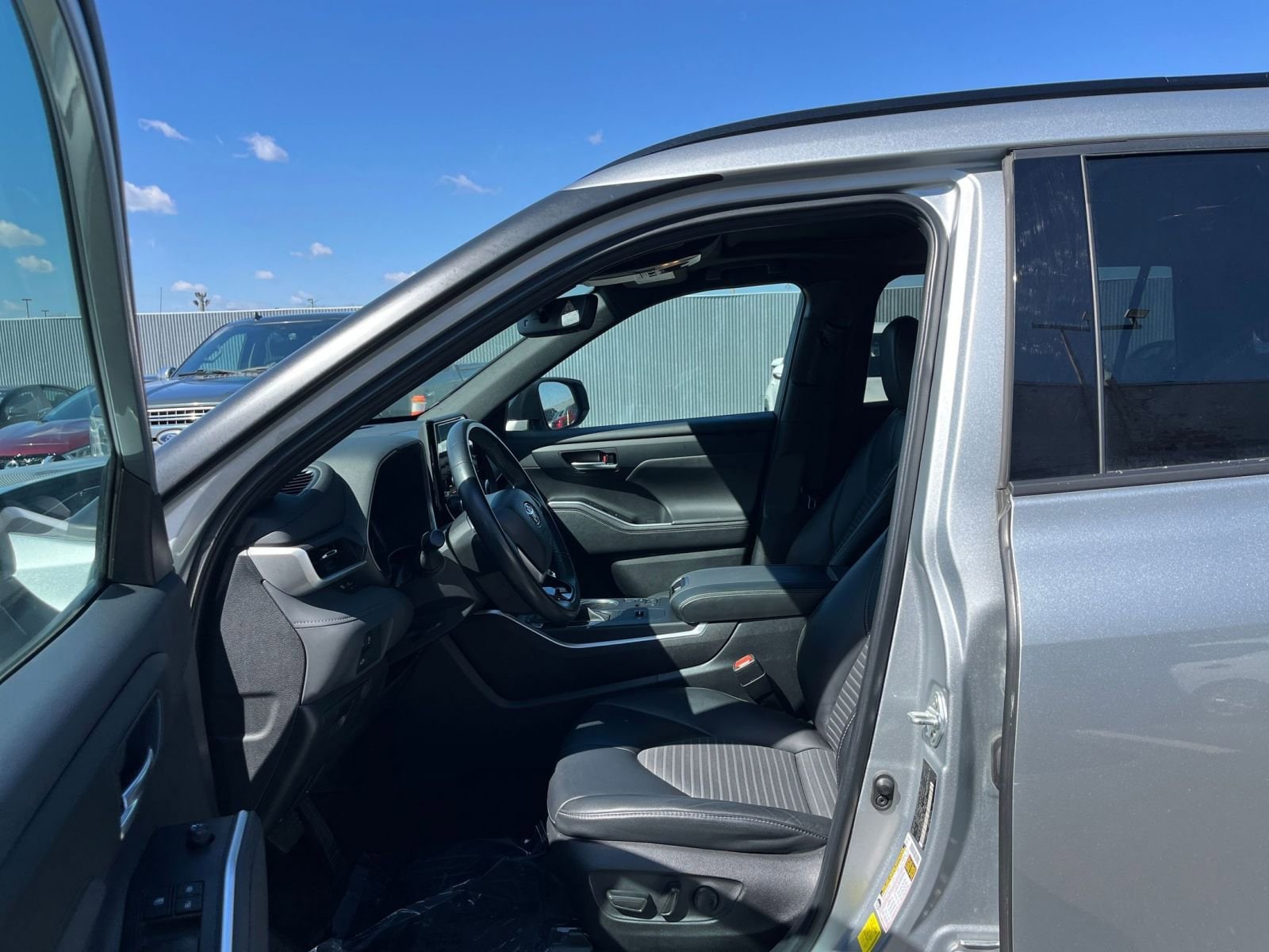 Thumbnail: 2024 Toyota Highlander - 28