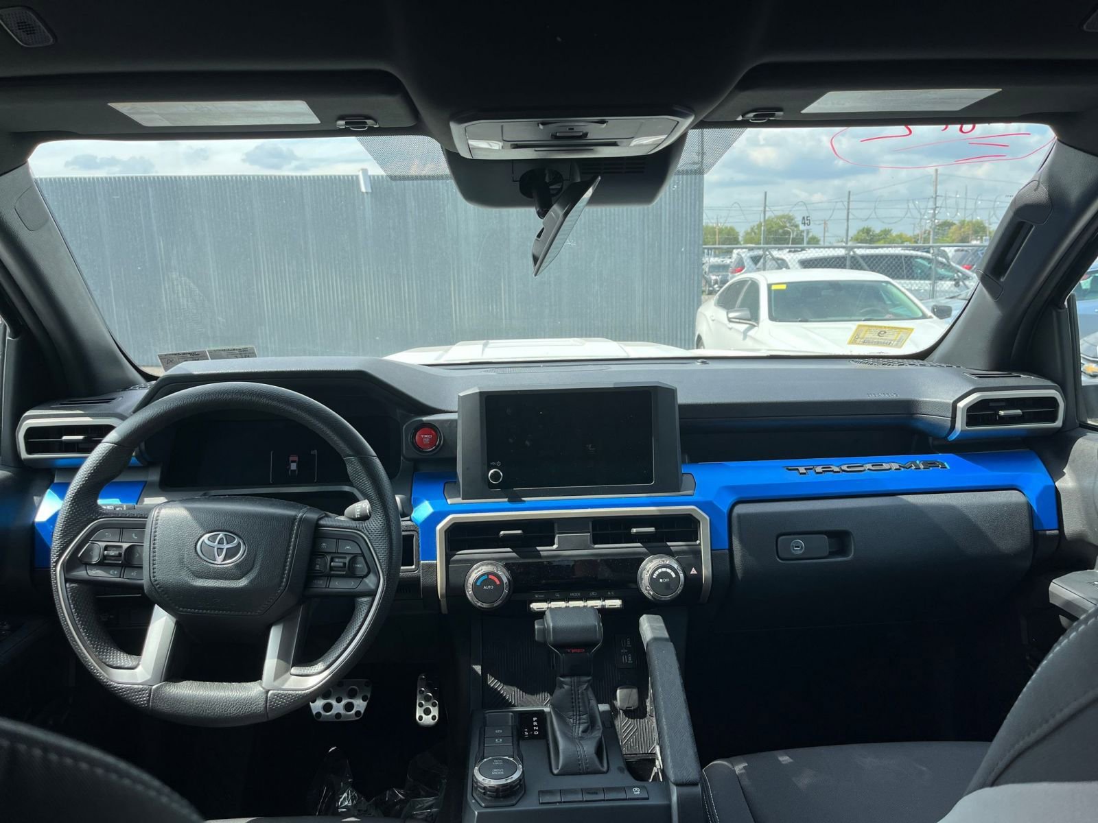 Thumbnail: 2024 Toyota Tacoma - 32