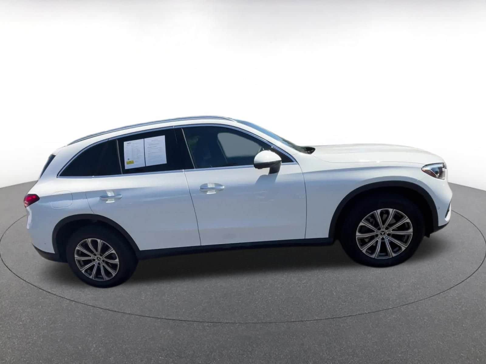 Thumbnail: 2024 Mercedes-Benz GLC - 16
