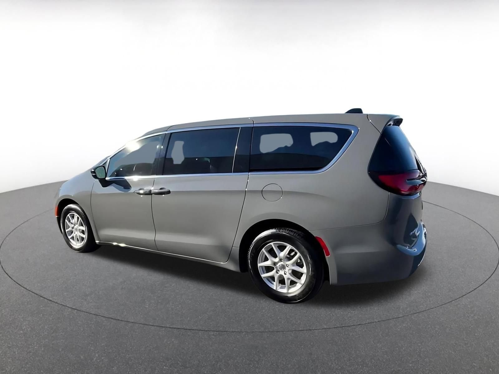 Thumbnail: 2025 Chrysler Pacifica - 10