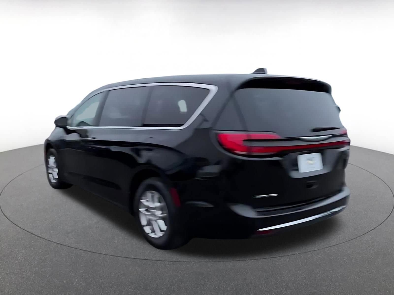 Thumbnail: 2024 Chrysler Pacifica - 11