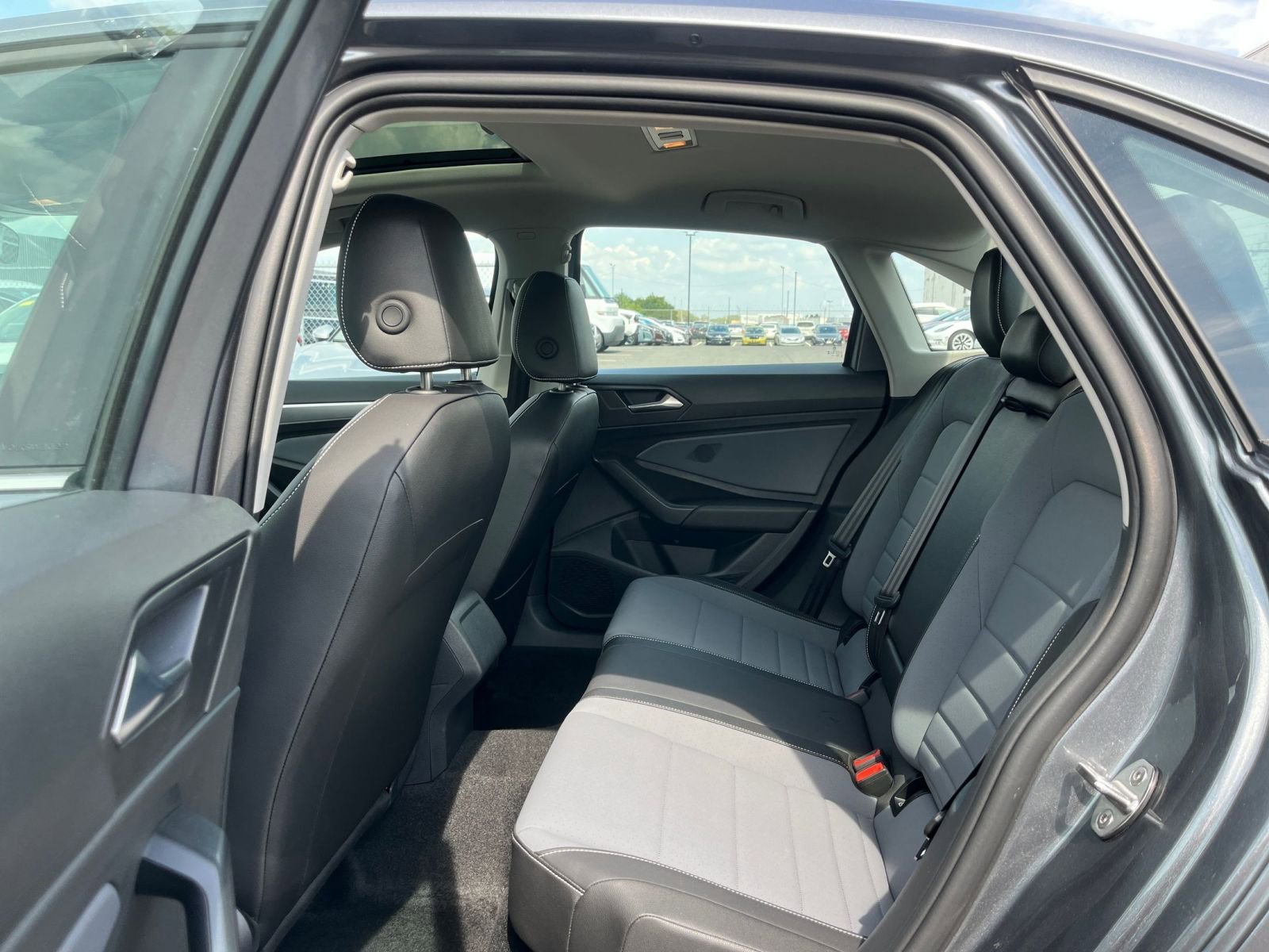 Thumbnail: 2025 Volkswagen Jetta - 24