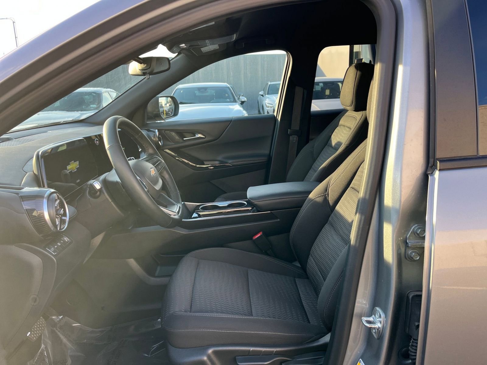 Thumbnail: 2025 Chevrolet Equinox - 25