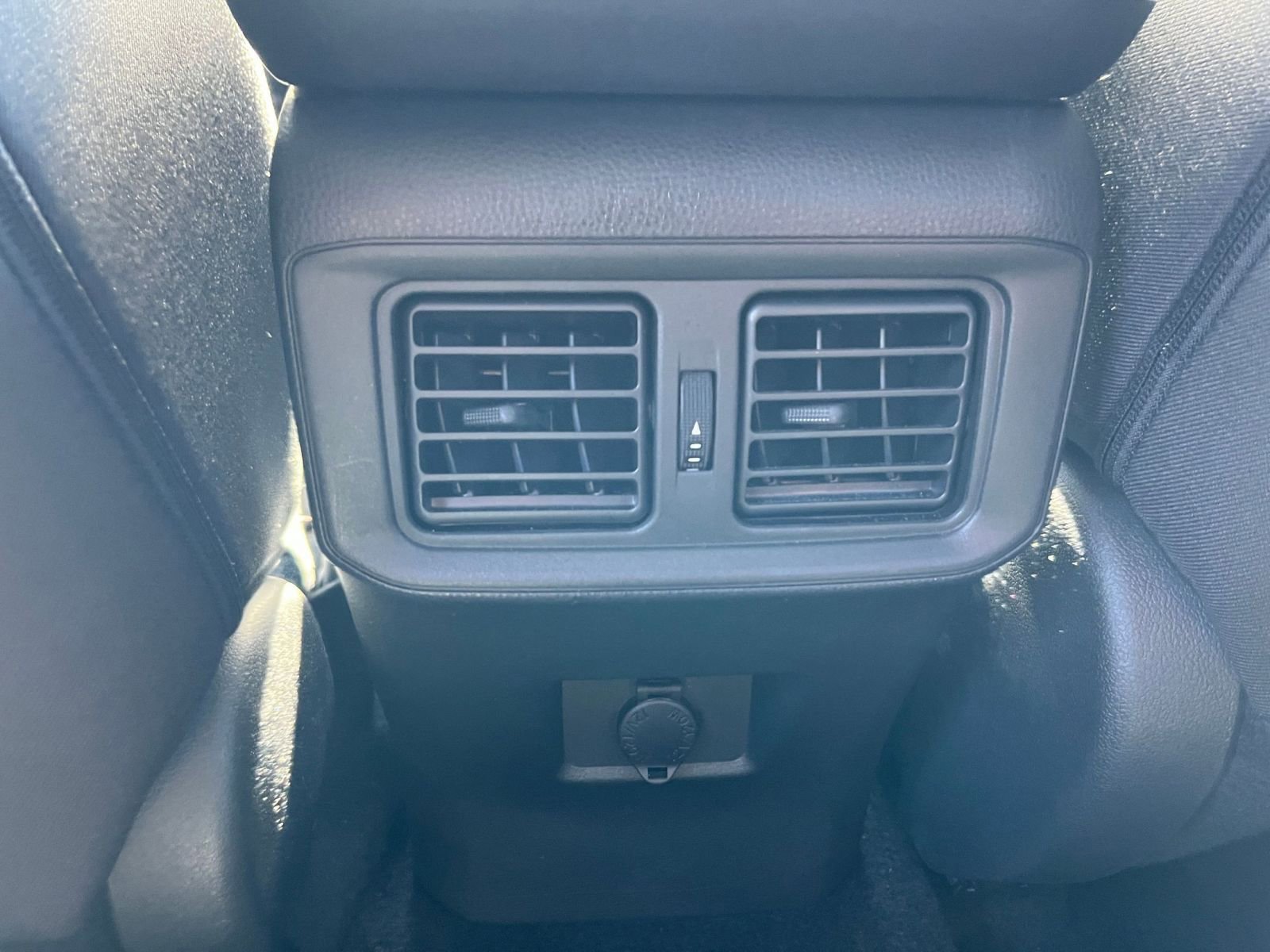 Thumbnail: 2025 Toyota RAV4 - 23