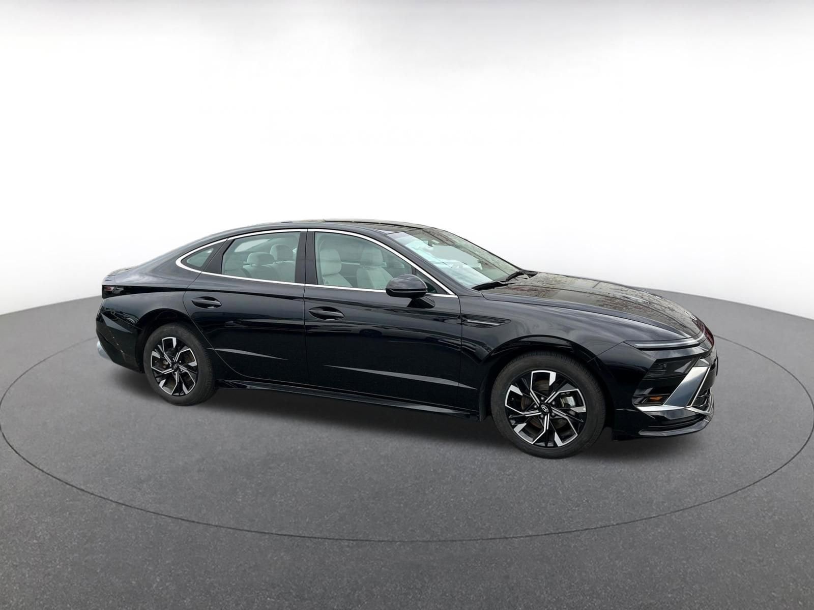Thumbnail: 2025 Hyundai Sonata - 1