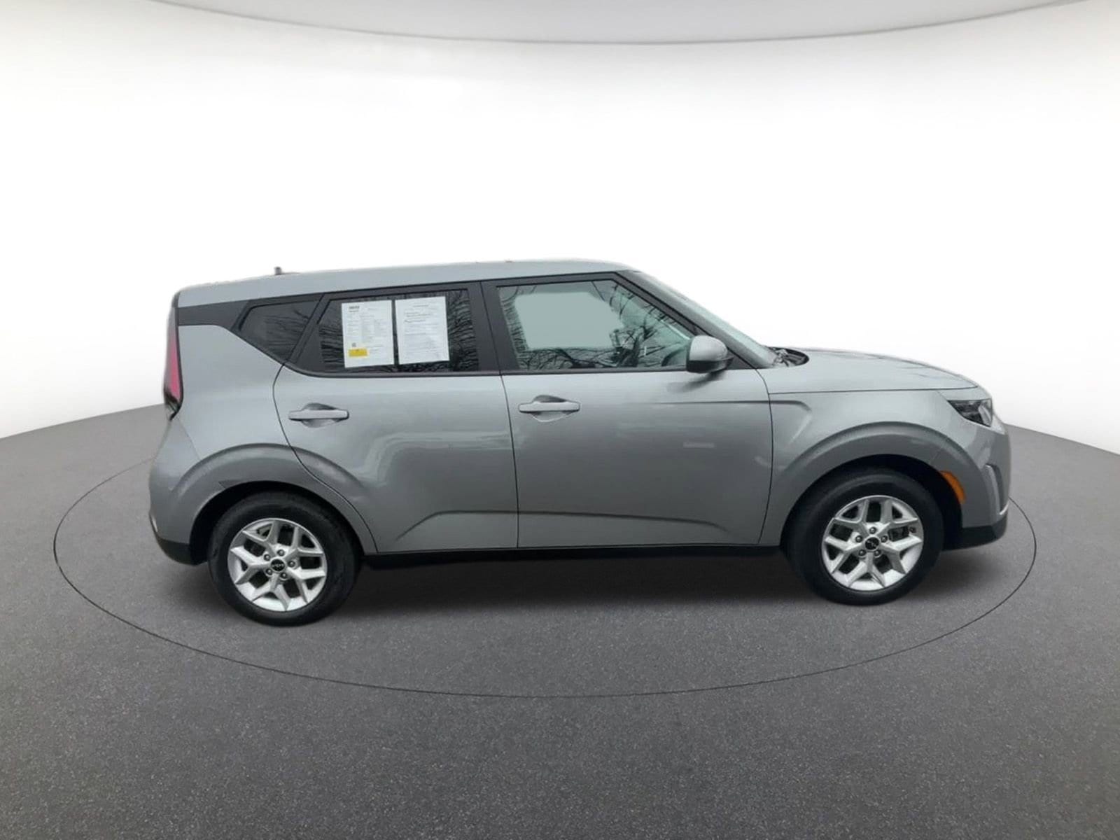 2023 Kia Soul LX 16