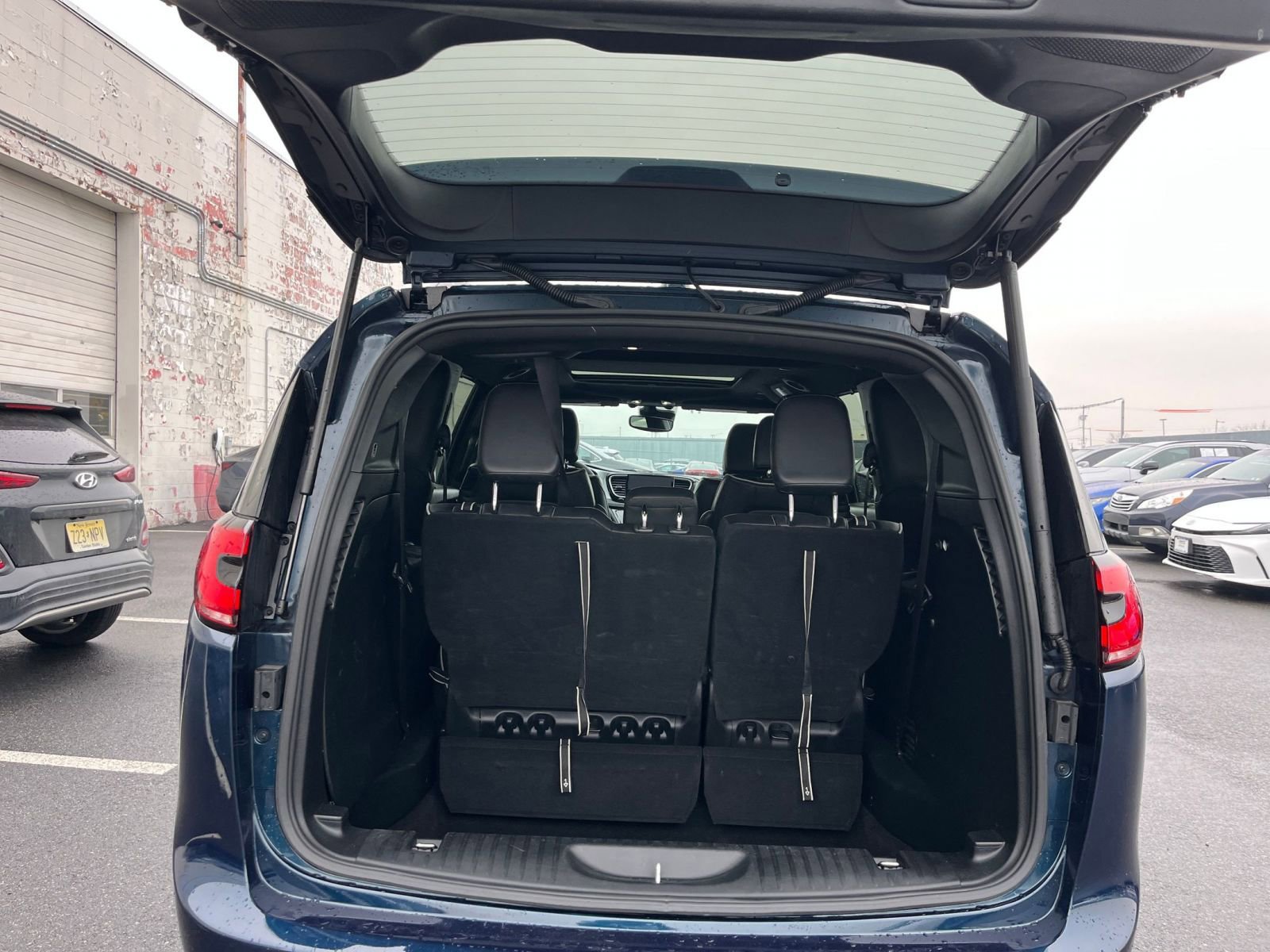 Thumbnail: 2025 Chrysler Pacifica - 35