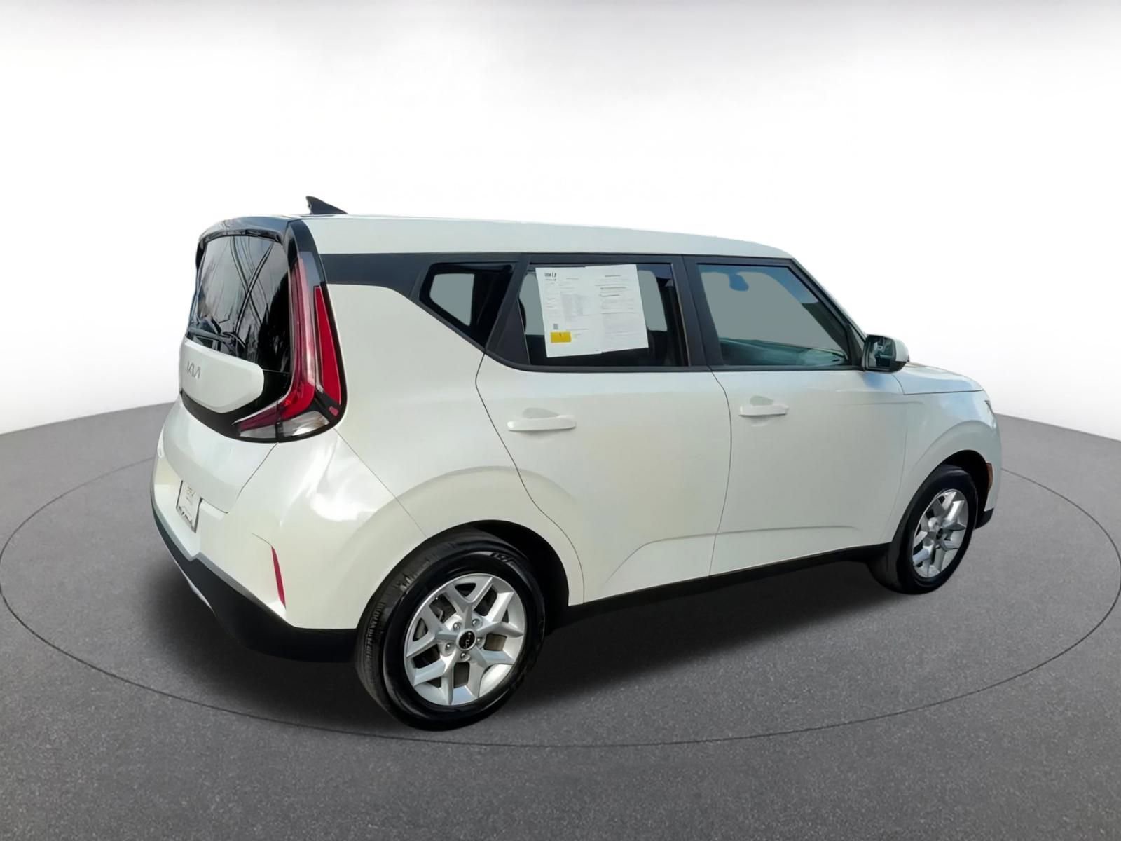 2024 Kia Soul LX 18