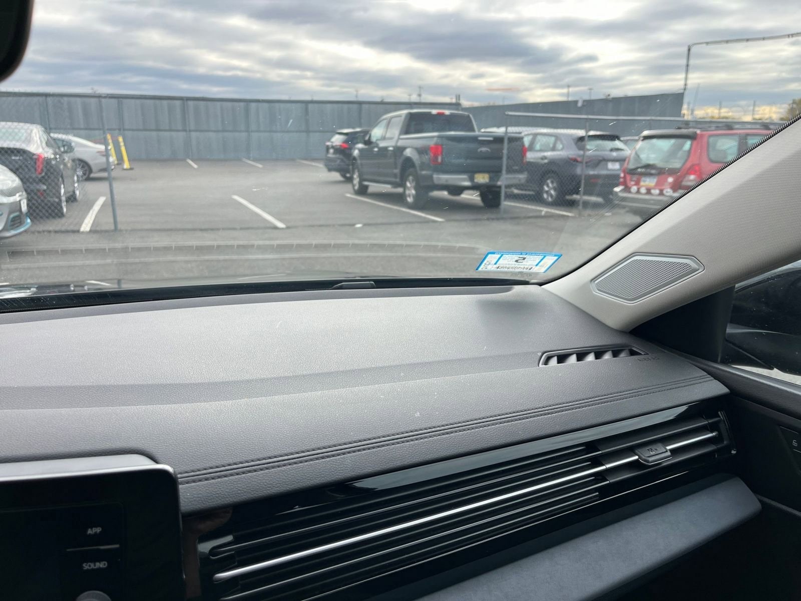 Thumbnail: 2025 Volkswagen Jetta - 34