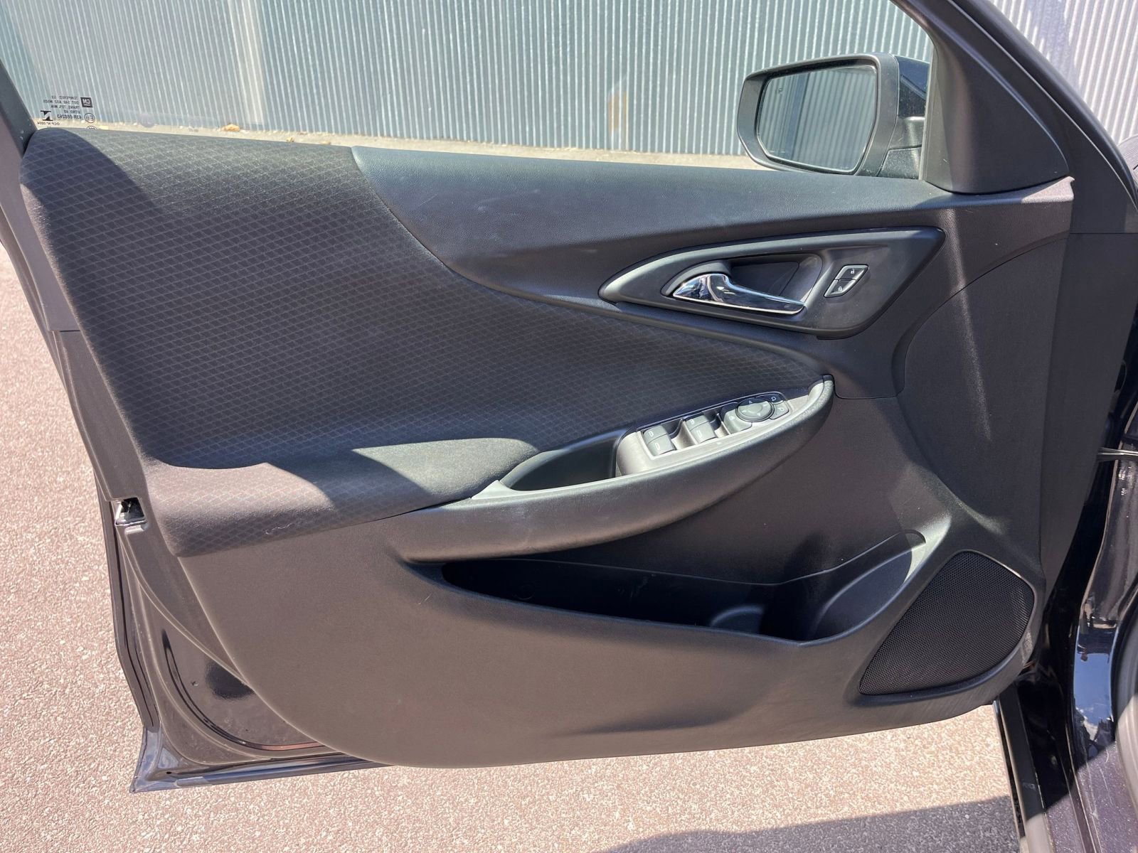 Thumbnail: 2023 Chevrolet Malibu - 20